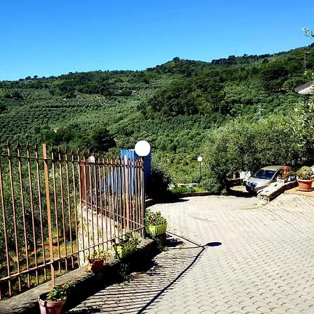 Mama Chioccia Bed & Breakfast Diano San Pietro